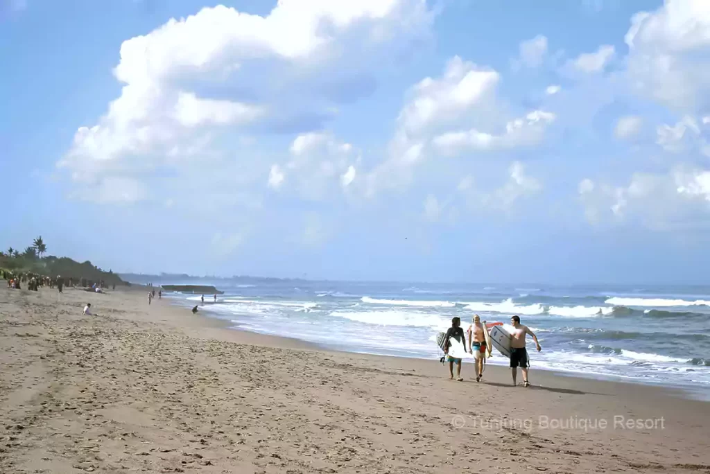 batu bolong beach, batu bolong canggu, canggu bali, batubolong beach, bali surf spot
