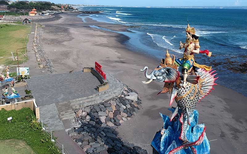 Tourists can make an enchanting getaway in Pererenan Beach during their holiday in Bali.