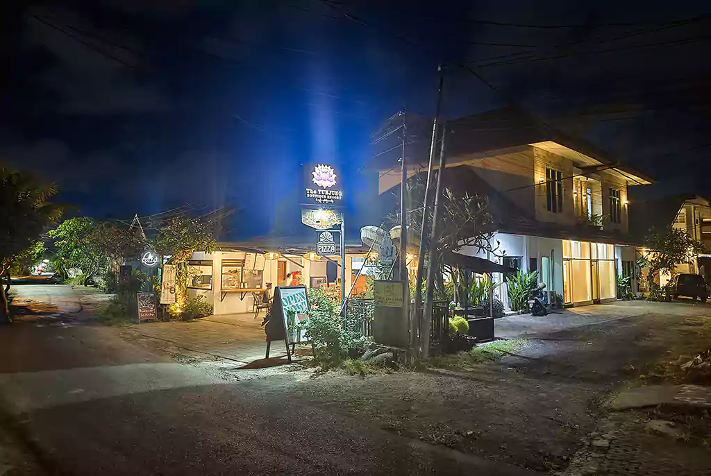 tunjung boutique resort, tunjung boutique resort entrance, night view, hotel near tanah lot