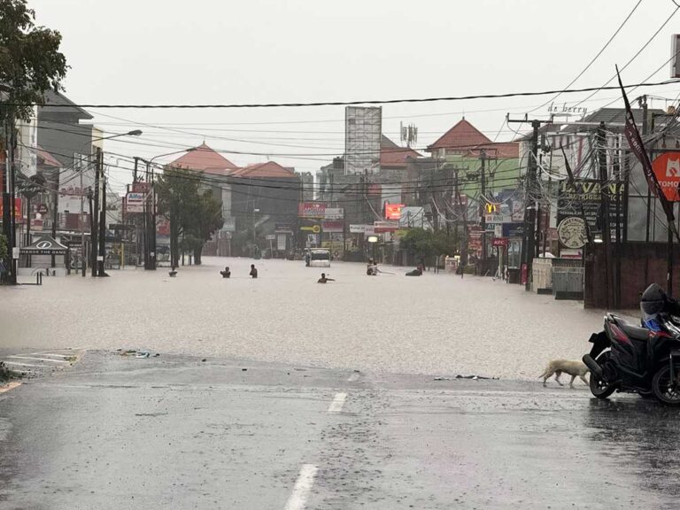 Bali floods, Place to stay in Bali, Stay way from Bali Floods